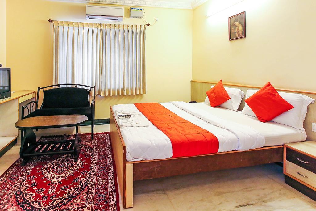 Oyo 4606 Hotel Maple Green Suites Bangalore Esterno foto