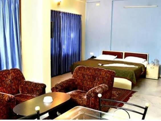 Oyo 4606 Hotel Maple Green Suites Bangalore Esterno foto