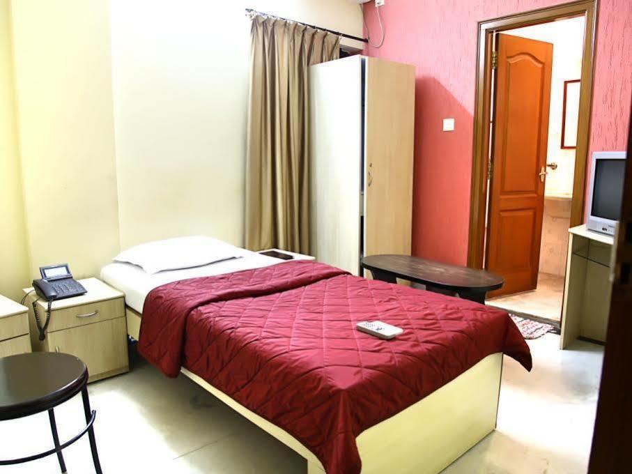 Oyo 4606 Hotel Maple Green Suites Bangalore Esterno foto