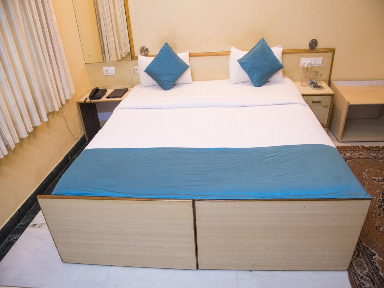 Oyo 4606 Hotel Maple Green Suites Bangalore Esterno foto