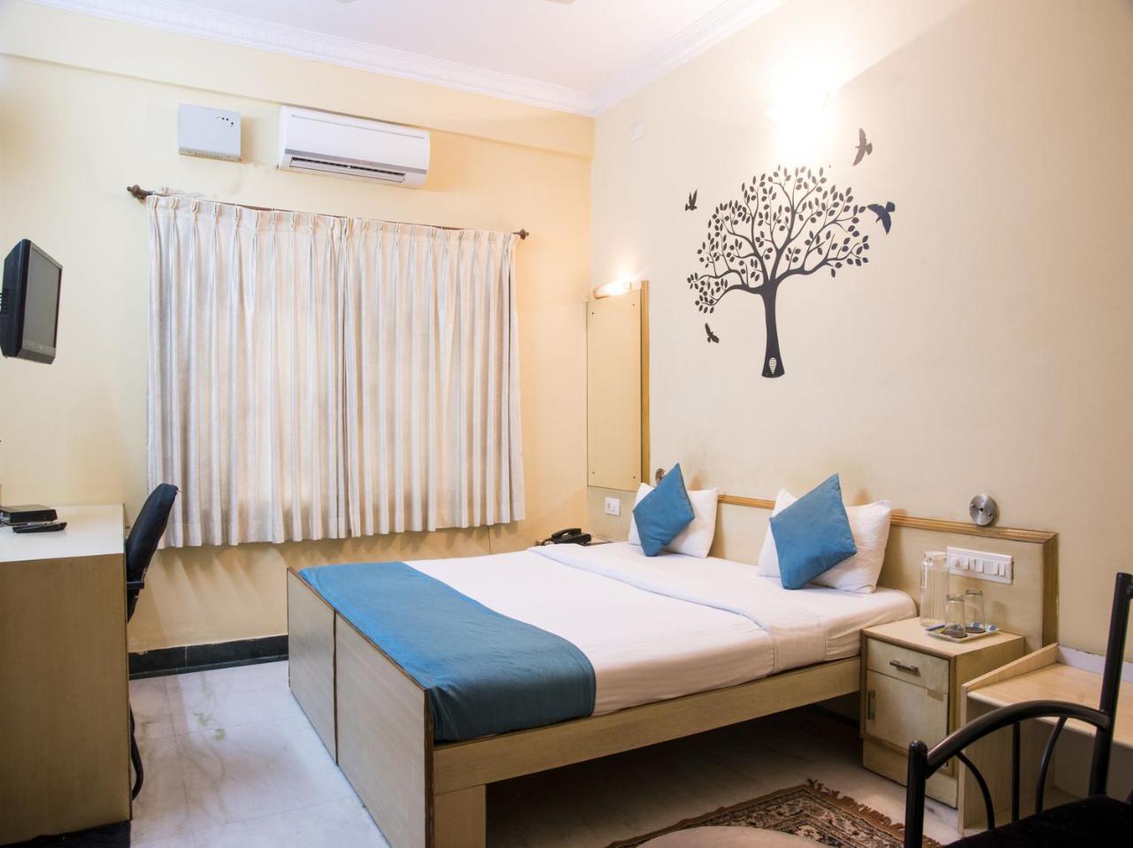 Oyo 4606 Hotel Maple Green Suites Bangalore Esterno foto