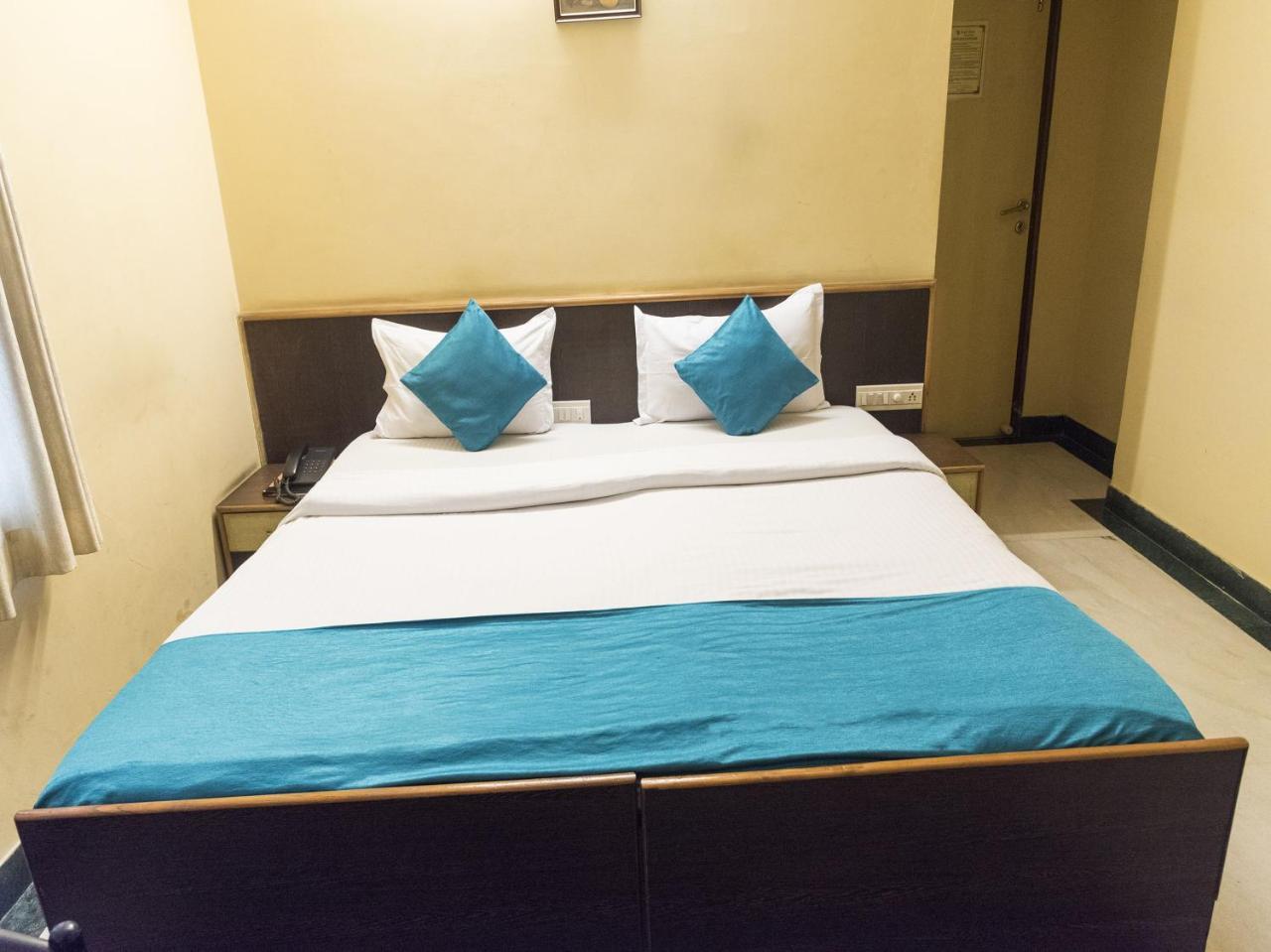 Oyo 4606 Hotel Maple Green Suites Bangalore Esterno foto
